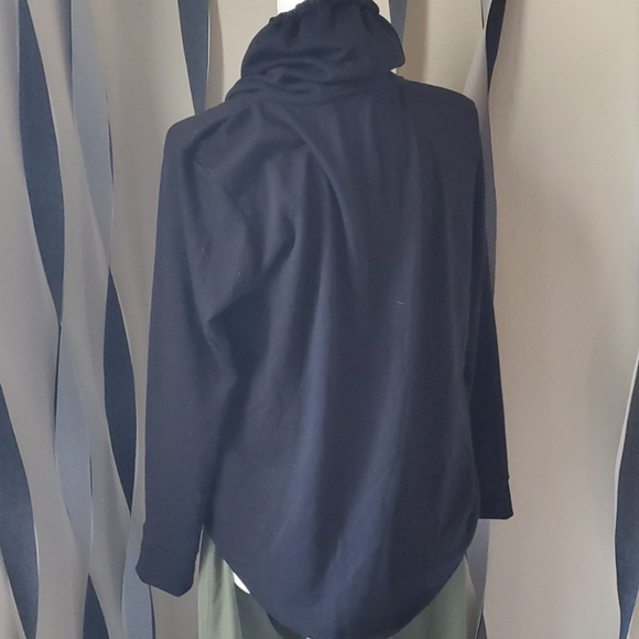 Performance Wear Set - Picture 4 of 8